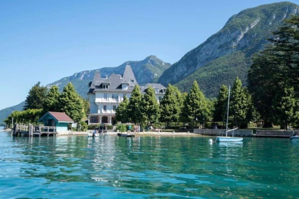 Bel Appartement Au Calme A 5 Minutes Du Village Menthon-Saint-Bernard Luaran gambar